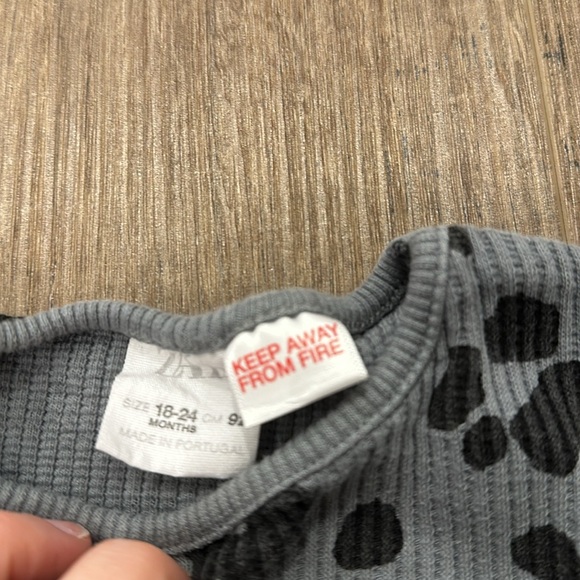 Long sleeve toddler Zara tee - Picture 3 of 4